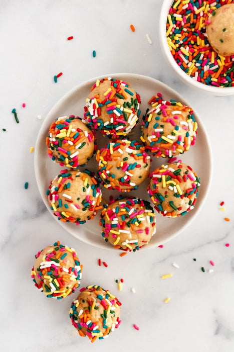 BIRTHDAY CAKE PROTEIN BALLS