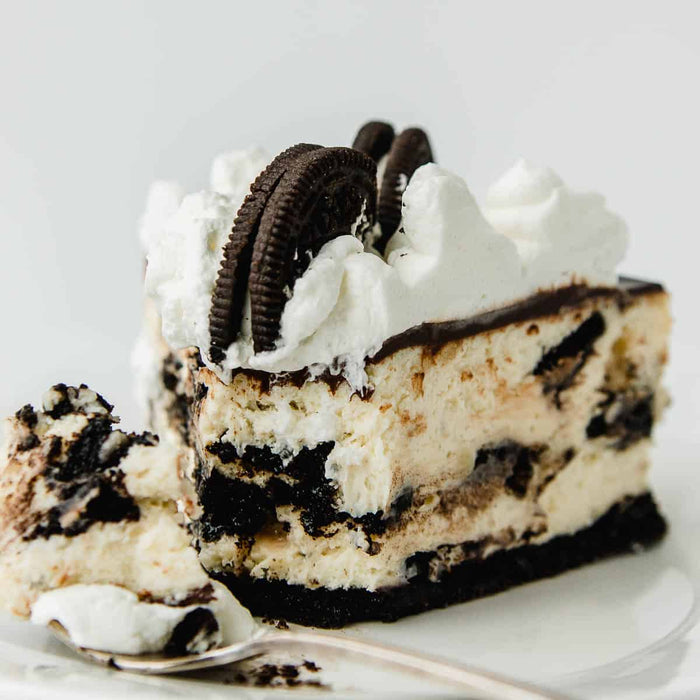 COOKIES & CREAM PROTEIN CHEESECAKE